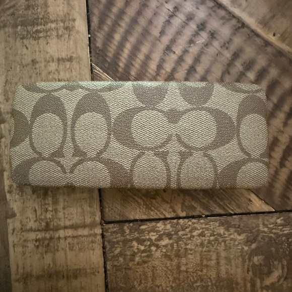 Coach Eyeglass Case Clamshell Vinyl Brown Tan Case Sunglasses - Picture 2 of 3